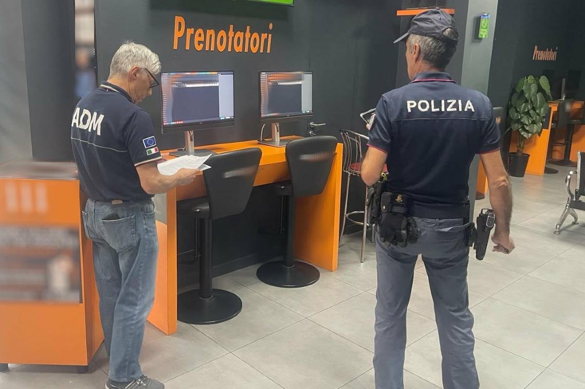 San Cristoforo, controlli straordinari: perquisizioni in sale giochi, sanzioni ad ambulanti e 38 infrazioni stradali - 