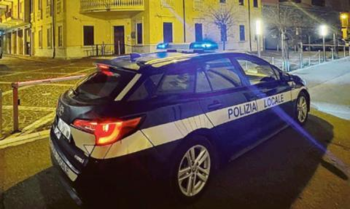 Movida a Catania, weekend di controlli: 320 persone identificate, locali chiusi e giro di vite sui parcheggiatori
