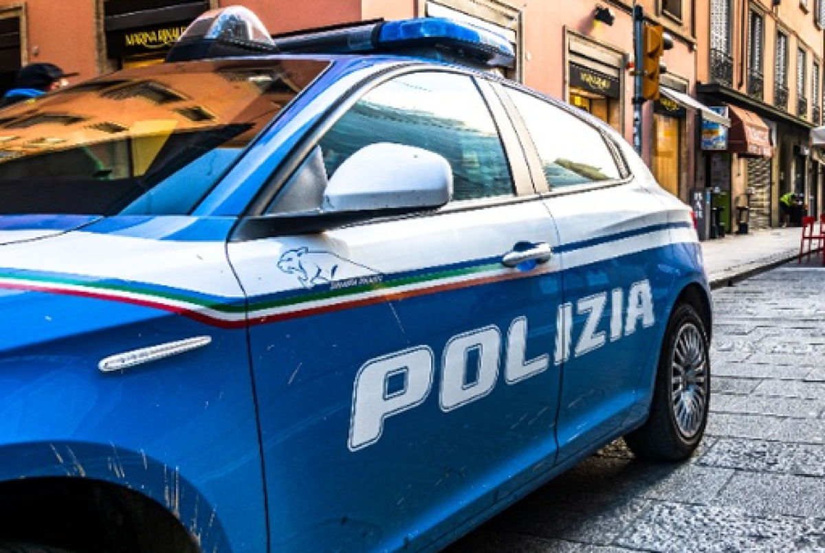 Polizia di Stato coordina controlli nel centro storico di Catania: ispezionate attività commerciali e ambulanti - 