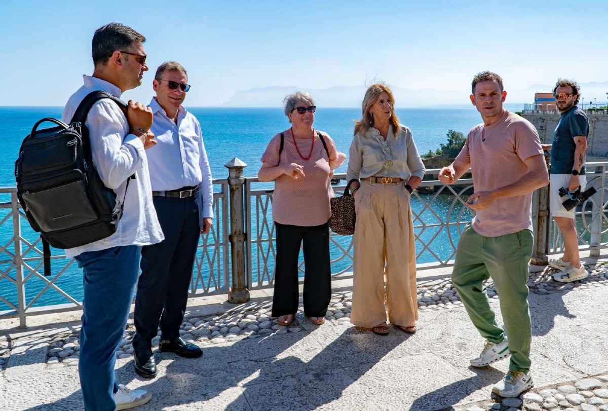 Sicilia Occidentale su Rai1: 'Camper – Osteria Italia' porta Erice, Trapani e le Egadi nelle case degli italiani - Credit Foto Distretto Turistico Sicilia Occidentale