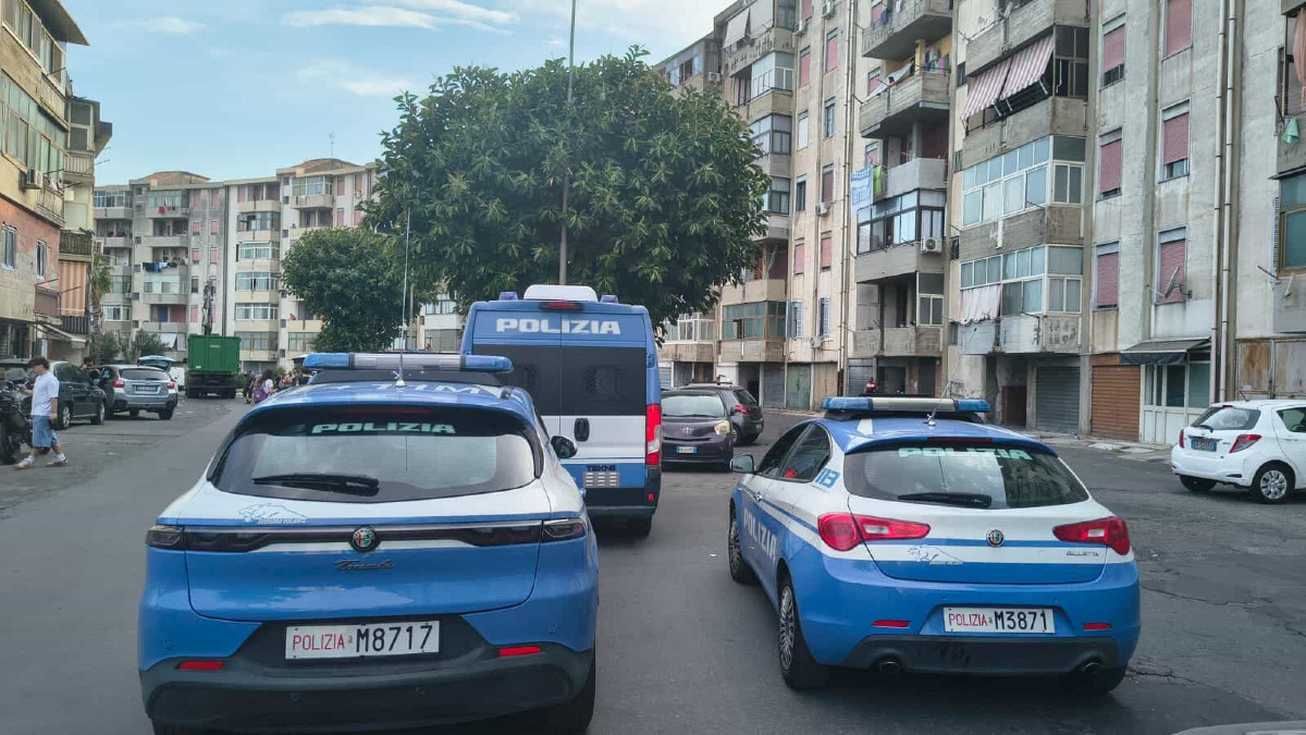 Maxi operazione 'Alto Impatto' a Catania: via Capo Passero blindata per smantellare il fortino dello spaccio - 