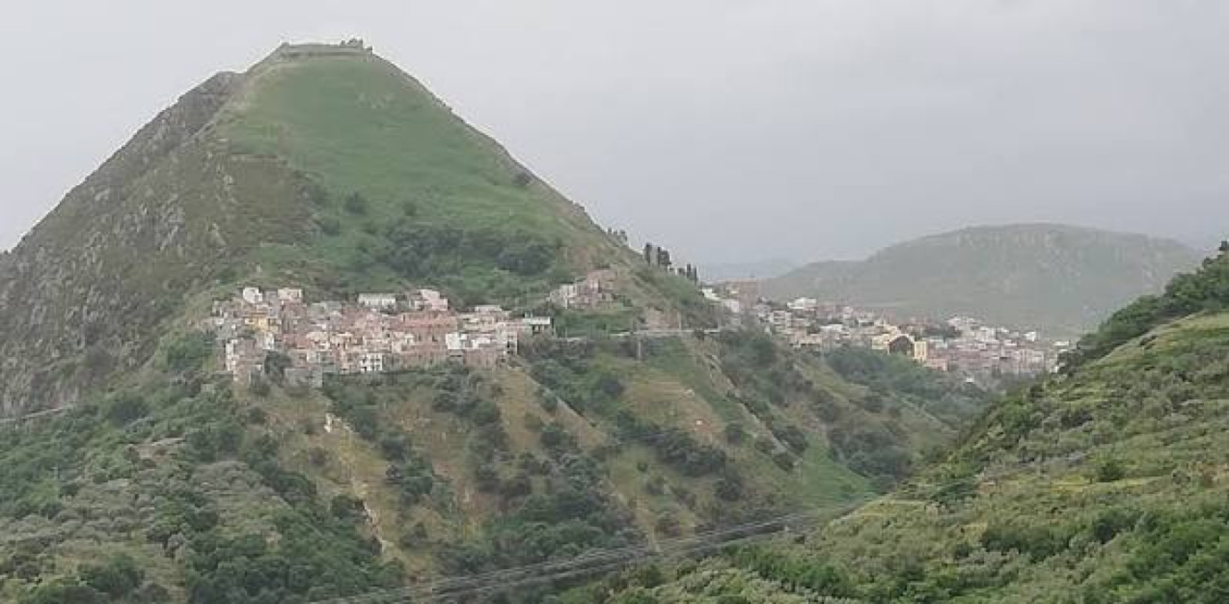 Tripi: 77enne muore precipitando in una scarpata mentre raccoglie origano selvatico - 