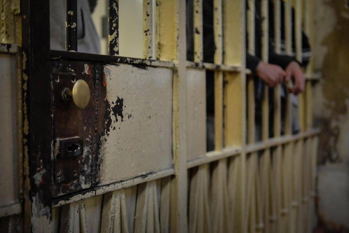 Pakistan, violentarono turista davanti ai figli: due uomini condannati a morte - 