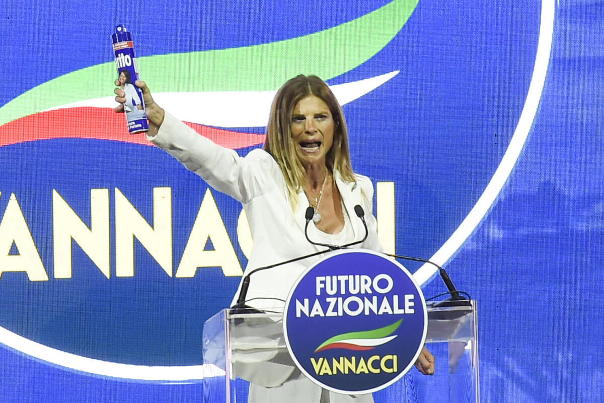 Futuro Nazionale, Laura Ravetto respinge le quote rosa: «Lo spray ‘Merito’» e ottiene la standing ovation - 