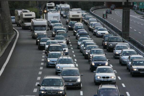 Catania seconda in Italia per tasso di motorizzazione: 807 auto ogni 1.000 abitanti