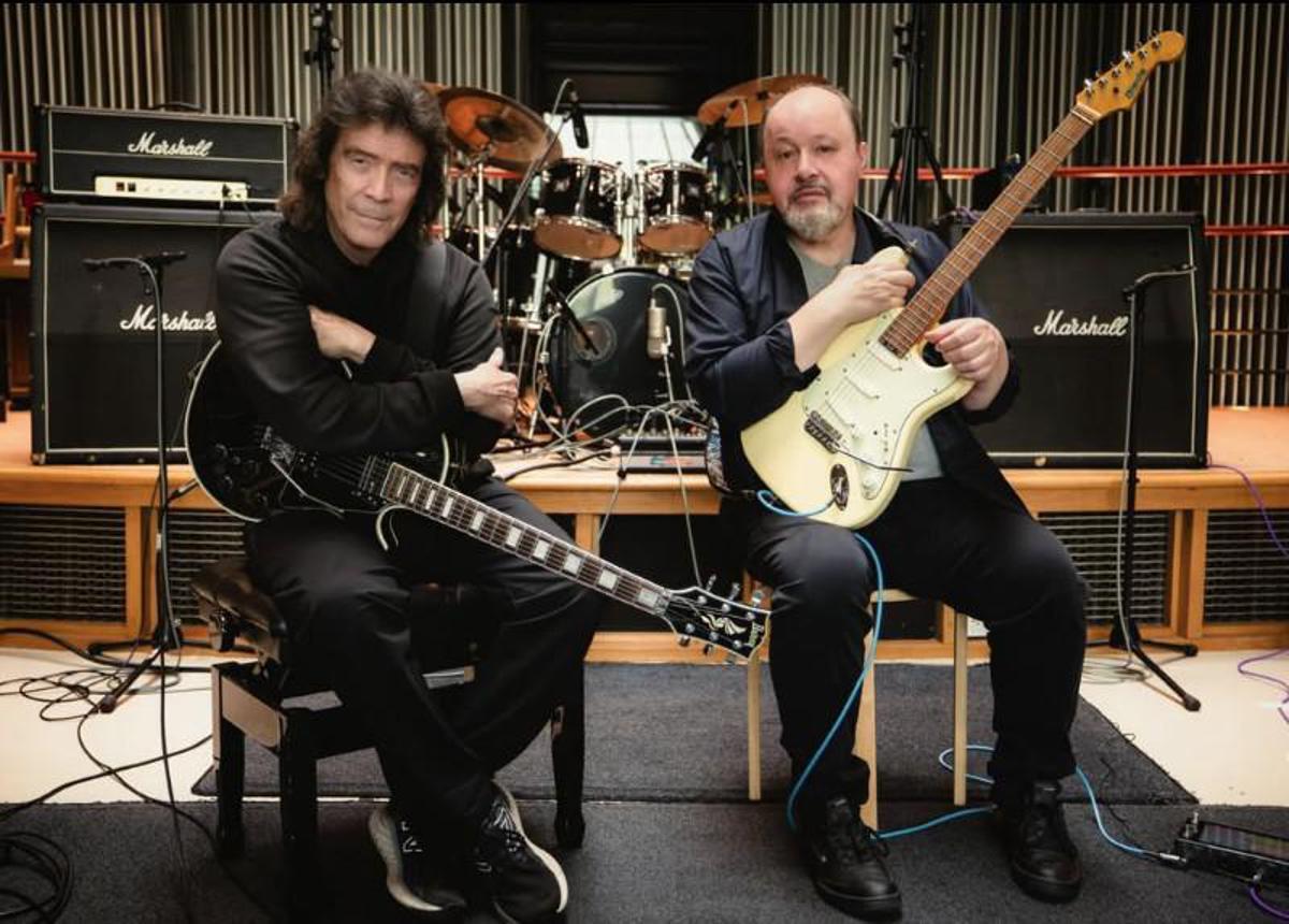 Le chitarre di Hackett e Rothery insieme in un disco. E il tocco magico è di un italiano - 