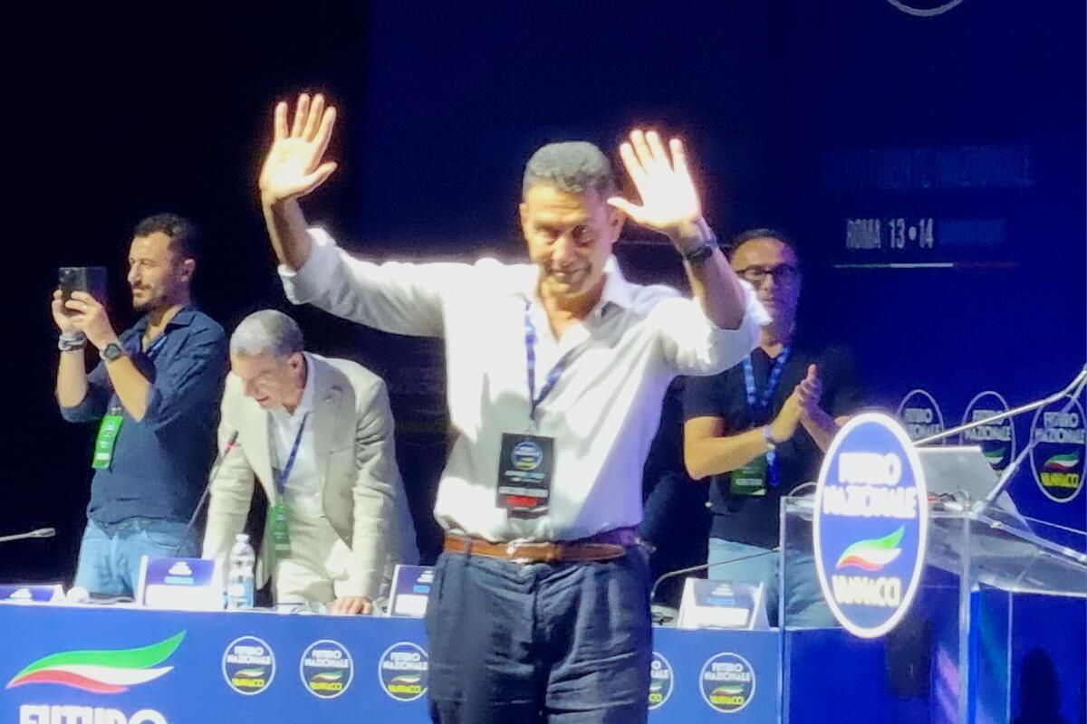 Vannacci all'assemblea di Futuro Nazionale: “Siamo la feccia e ne siamo orgogliosi” - 