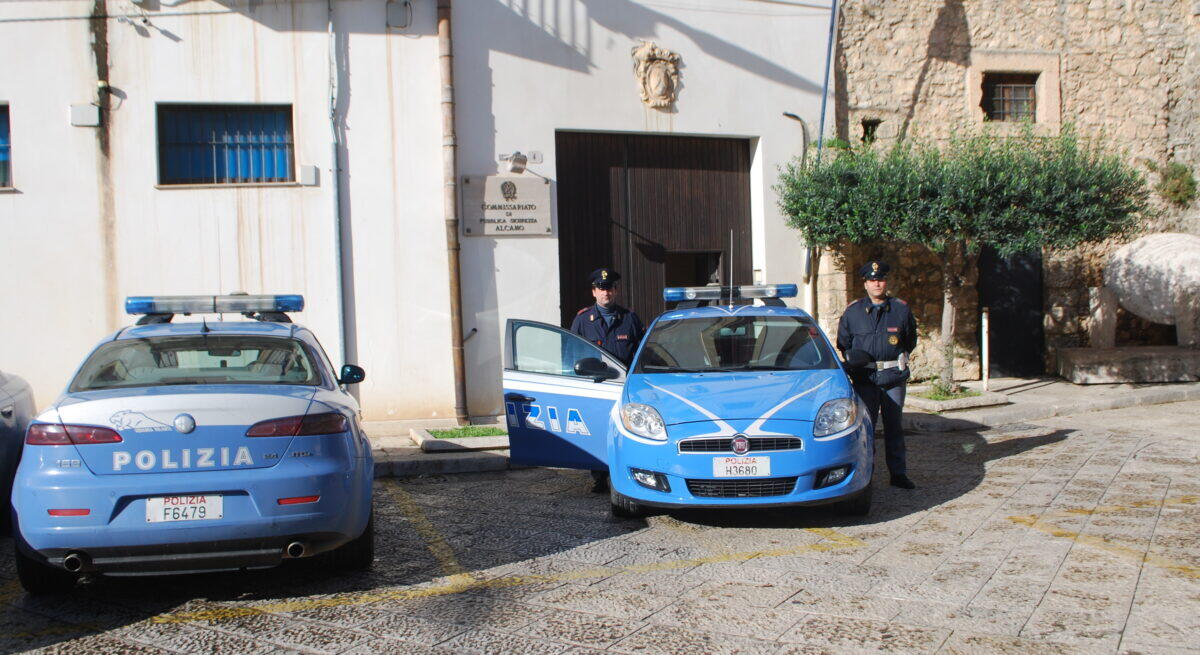 Polizia di Trapani arresta un pregiudicato per usurpazione di funzione e porto di armi non autorizzate - 