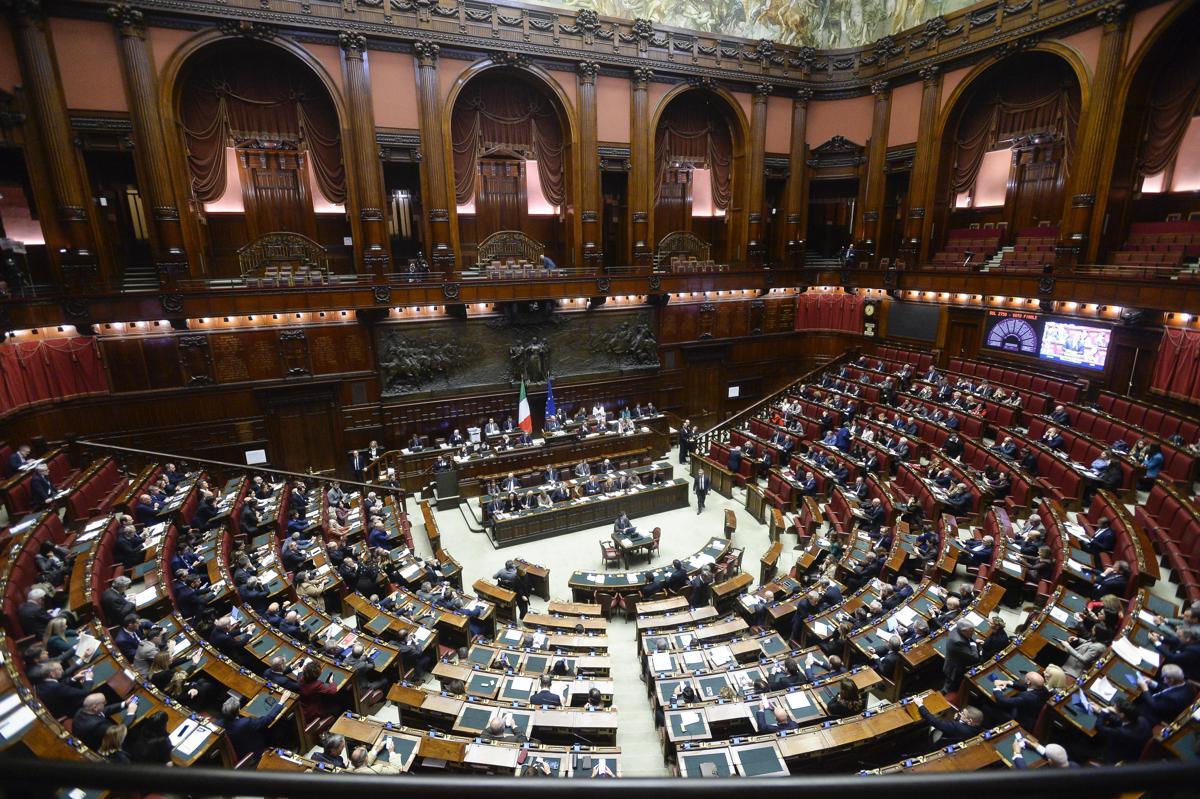 Decreto Carburanti, maggioranza cambia il testo alla Camera: dovrà tornare al Senato - 