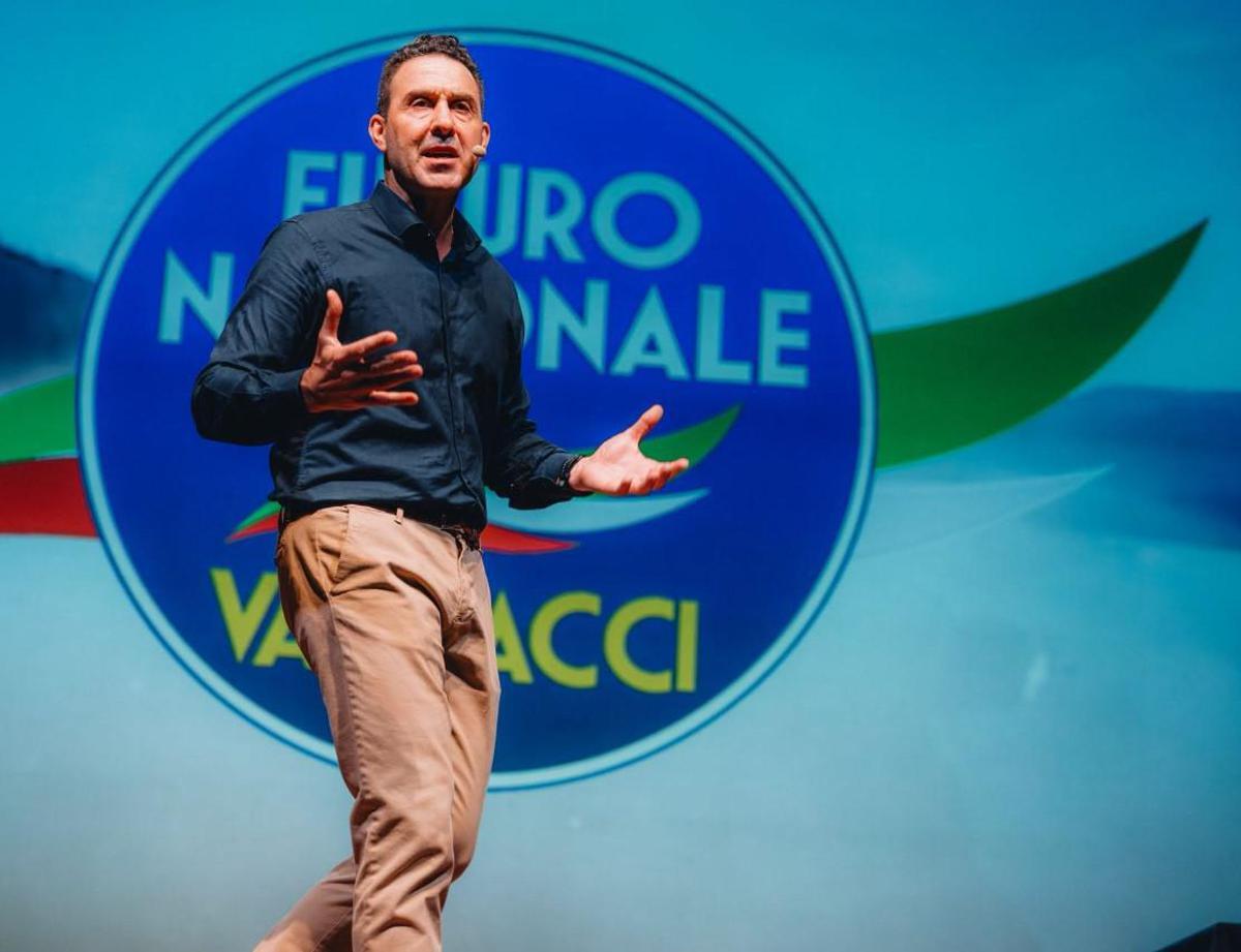 Un testardo che si adatta a tutto, disordinato e super sportivo: ecco il Vannacci privato - 