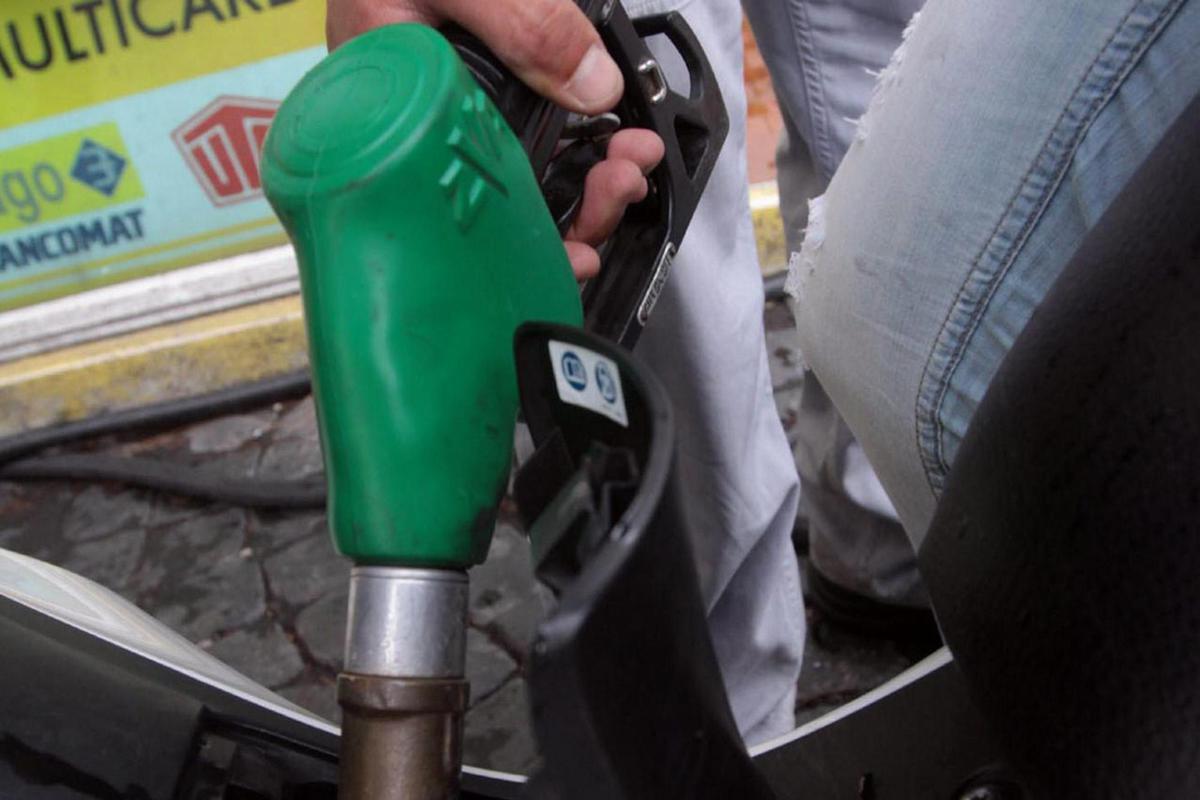 Carburanti, tredicesimo giorno di calo dei prezzi ﻿per benzina e diesel - 