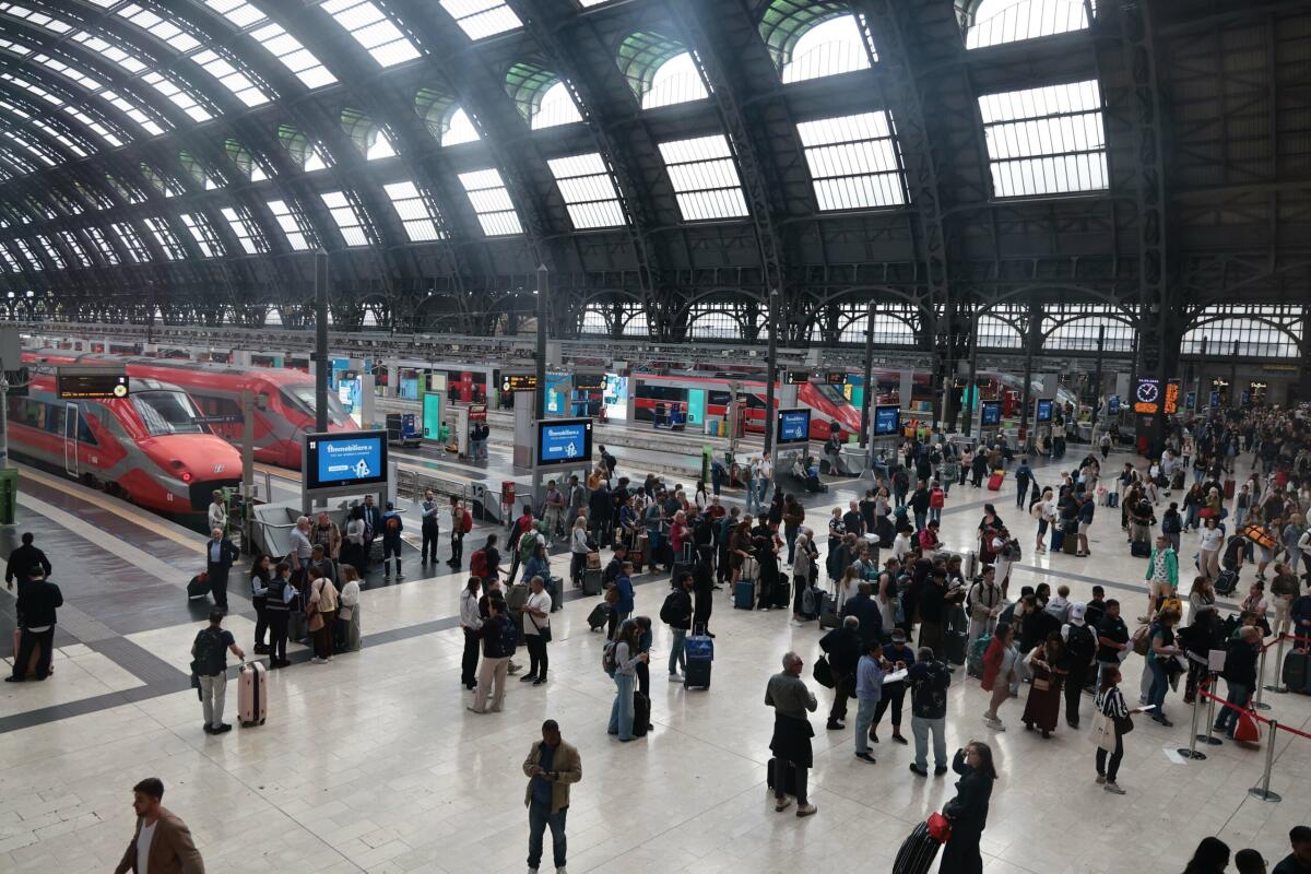 Revocato lo sciopero dei treni dell'11-12 giugno dopo il tavolo al Mit: "Vincono dialogo e buonsenso" - 