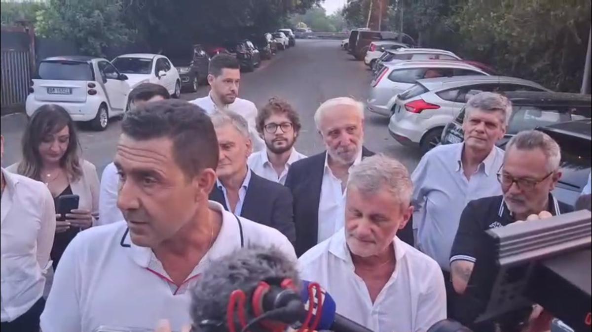 Vannacci a cena con Alemanno: "Meloni può chiamarmi, sono disponibile" - 