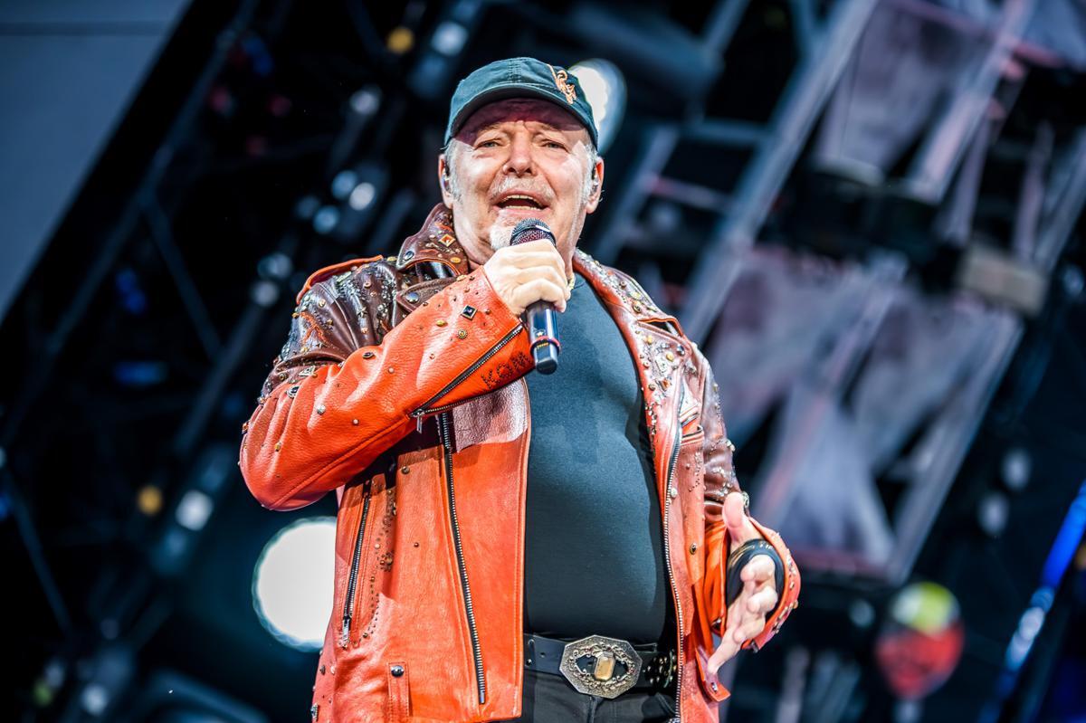 Vasco Rossi, il figlio Luca compie 35 anni: "Gli auguro tanta gioia e salute" - 