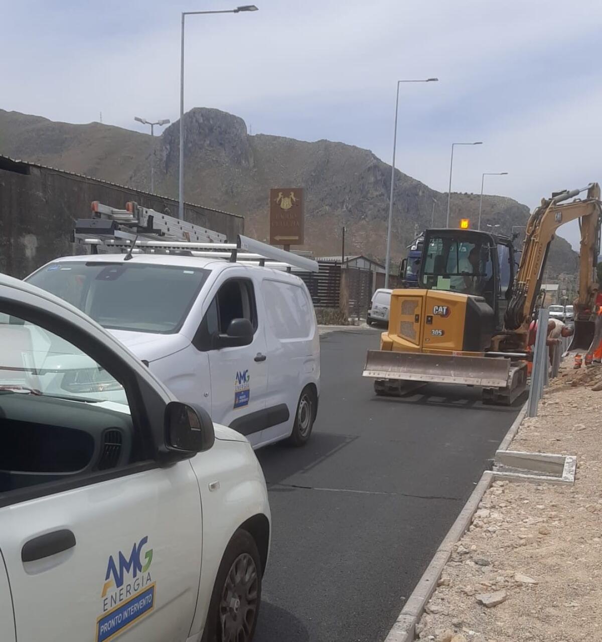 Amg Energia mette in sicurezza tubo del gas forato a Brancaccio durante lavori per il nuovo svincolo - 