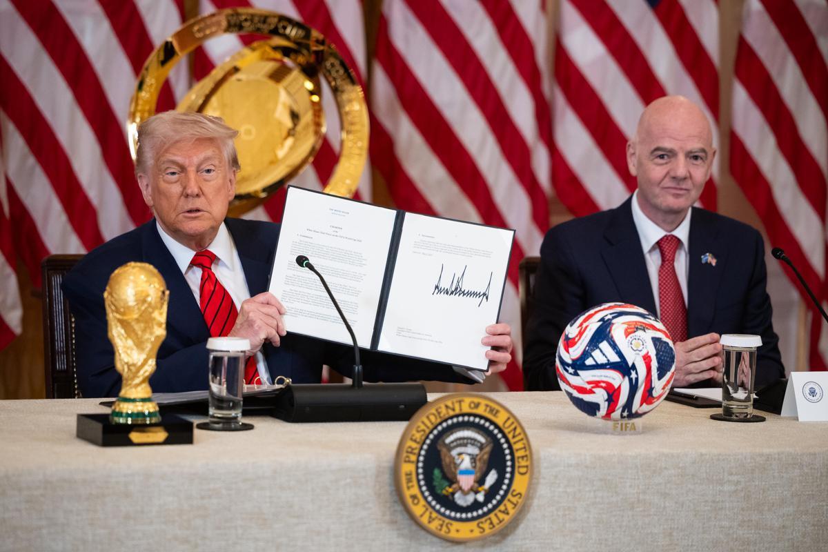 Mondiali, Infantino: "Trump consegnerà la Coppa del Mondo insieme a me" - 