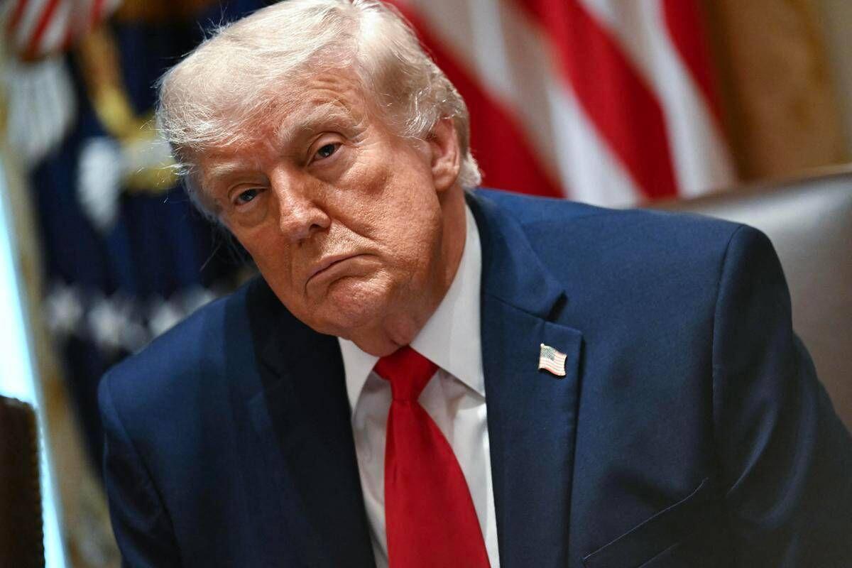 Iran, Trump: "E' ora di fare un accordo". Usa: "Colpita con un missile nave che stava violando il blocco" - 