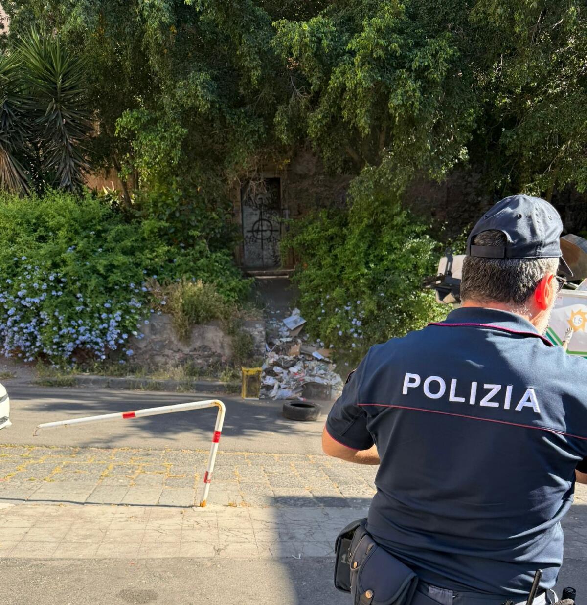 Catania, maxi intervento anti-degrado: ripulita piazza Asmundo e area del Teatro Greco - 