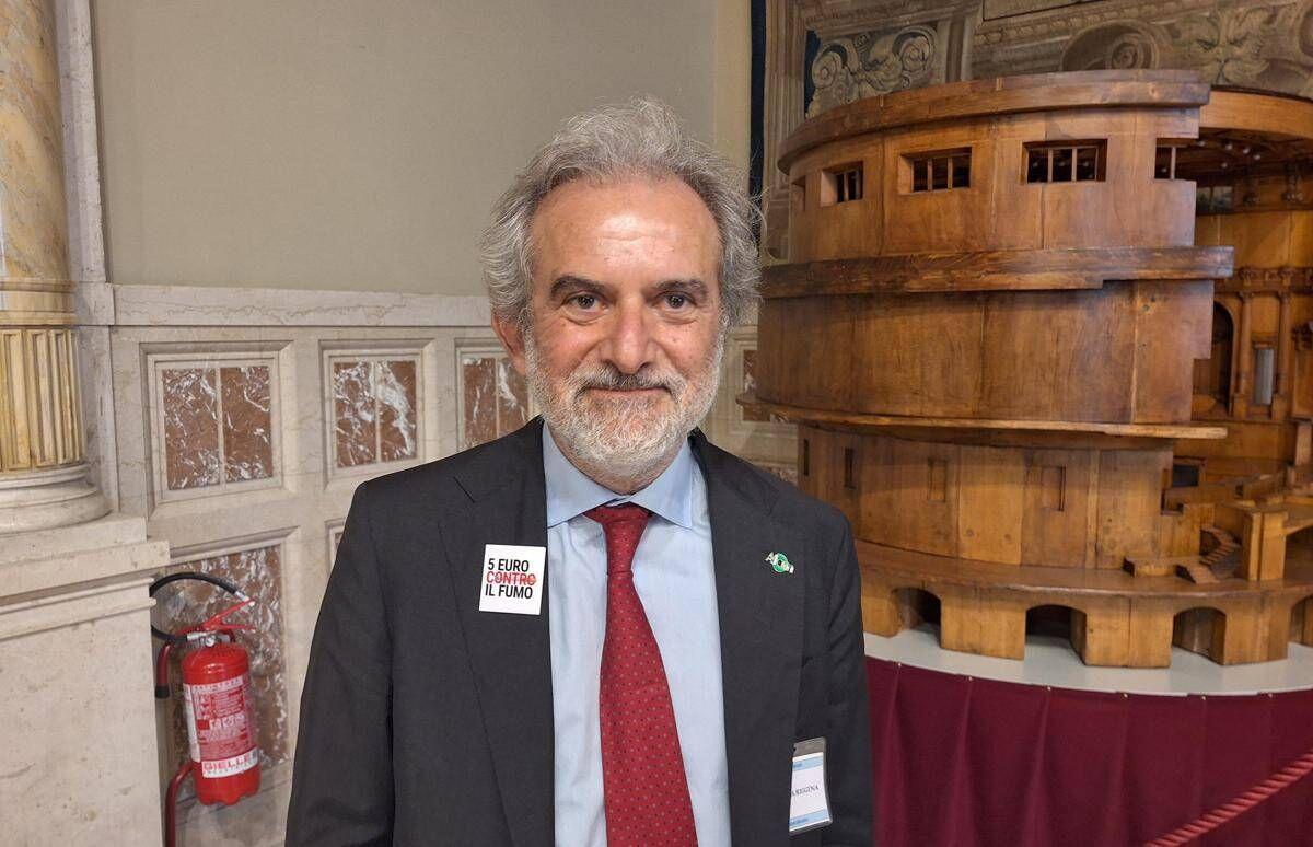 Perrone (Fondazione Aiom), 'screening e rincaro sigarette contro il cancro' - 