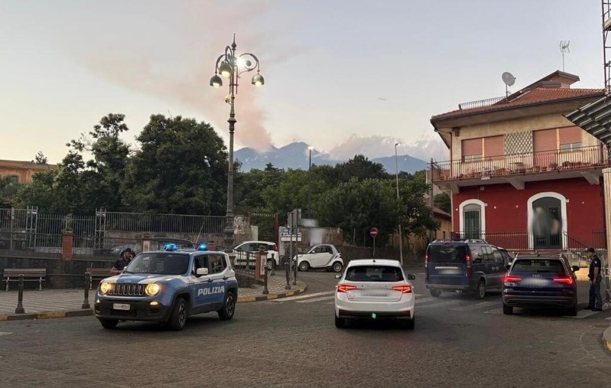 Task force della Polizia: controlli straordinari a Ragalna e Nicolosi, 150 persone identificate - 