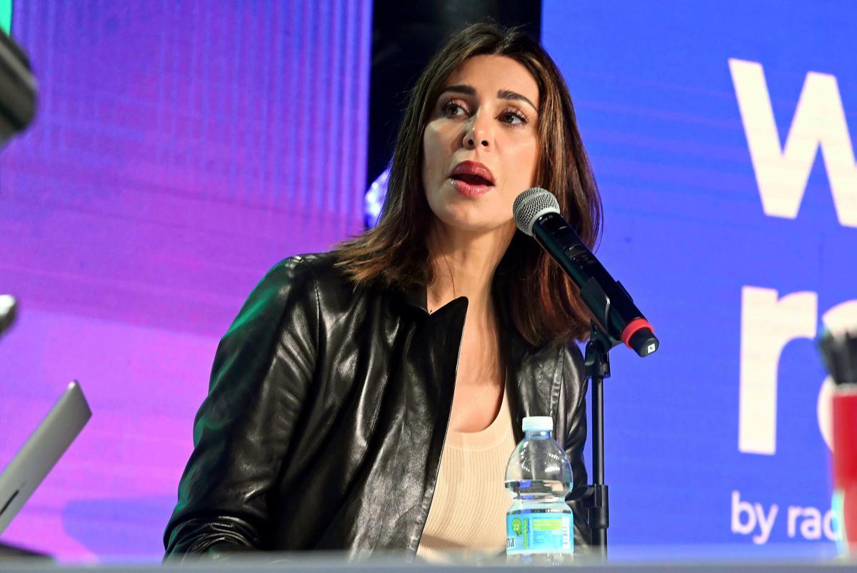 Belen verso la cittadinanza italiana: "Ha superato l'esame di lingua". L'annuncio - 