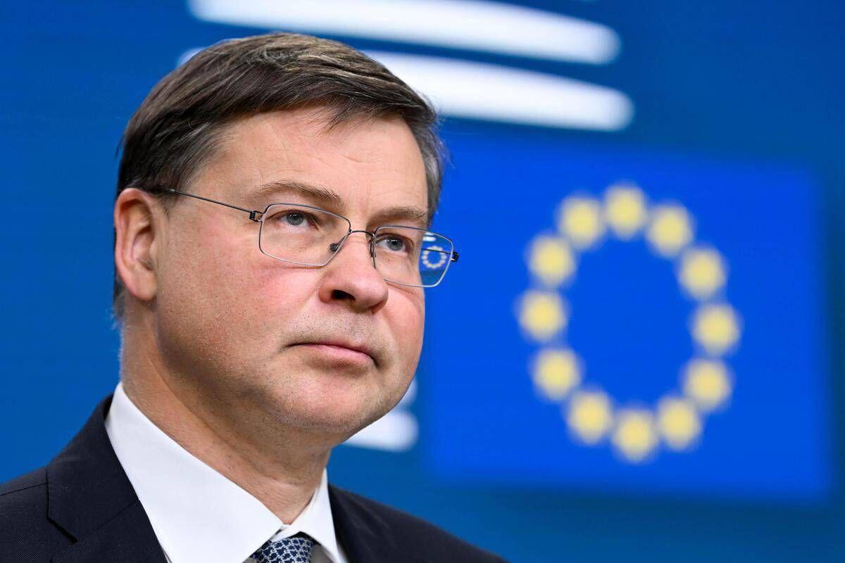 Caro energia, da Ue flessibilità fino a 0,3% annuo per 3 anni. Dombrovskis: "No per sconto accise" - 