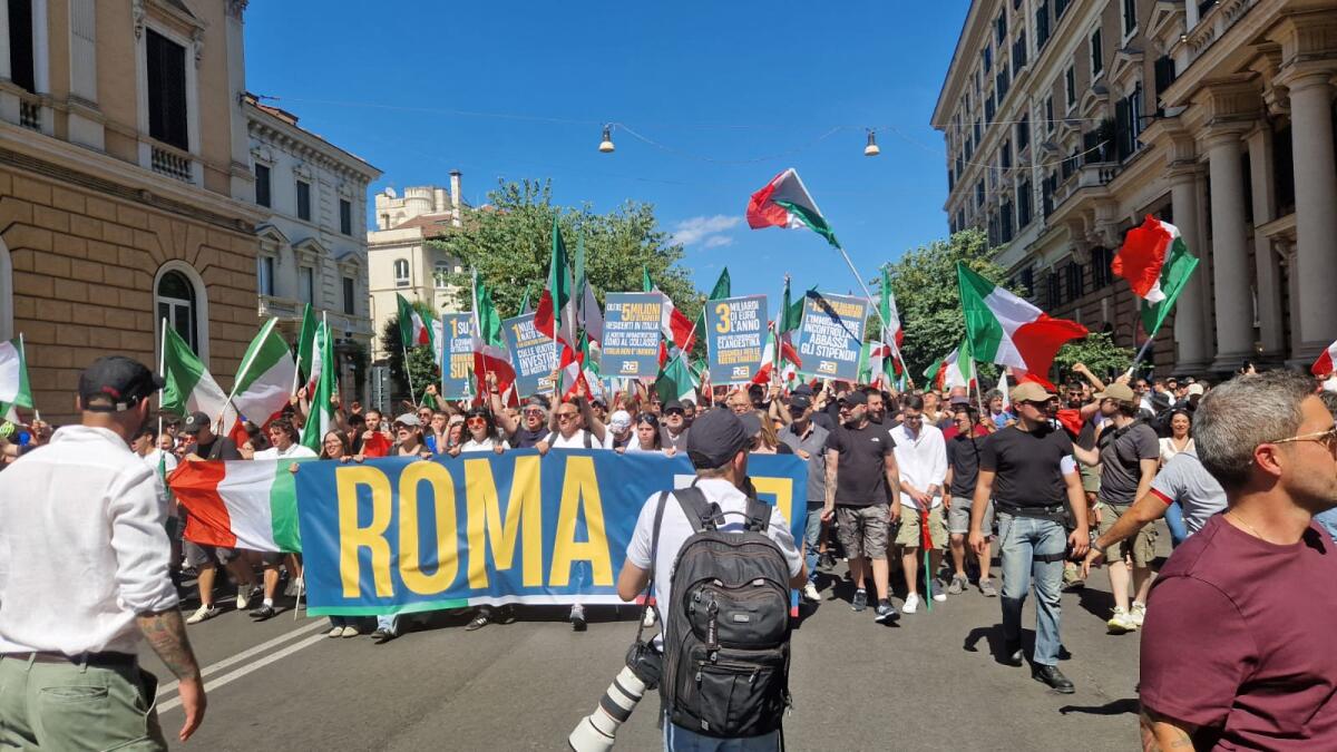 A Roma il corteo per la 'remigrazione' parte gridando «Dove sono gli antifascisti?» - 