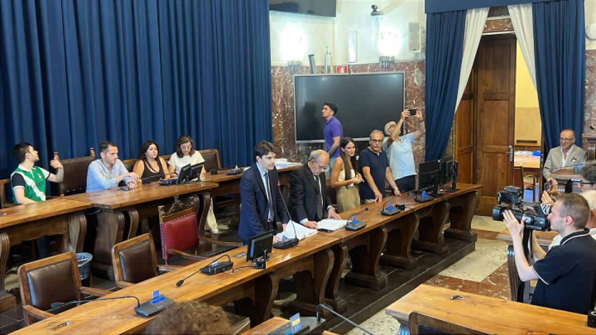 Messina, proclamati i 32 consiglieri comunali: 20 per la maggioranza di Basile, 12 per le opposizioni - 