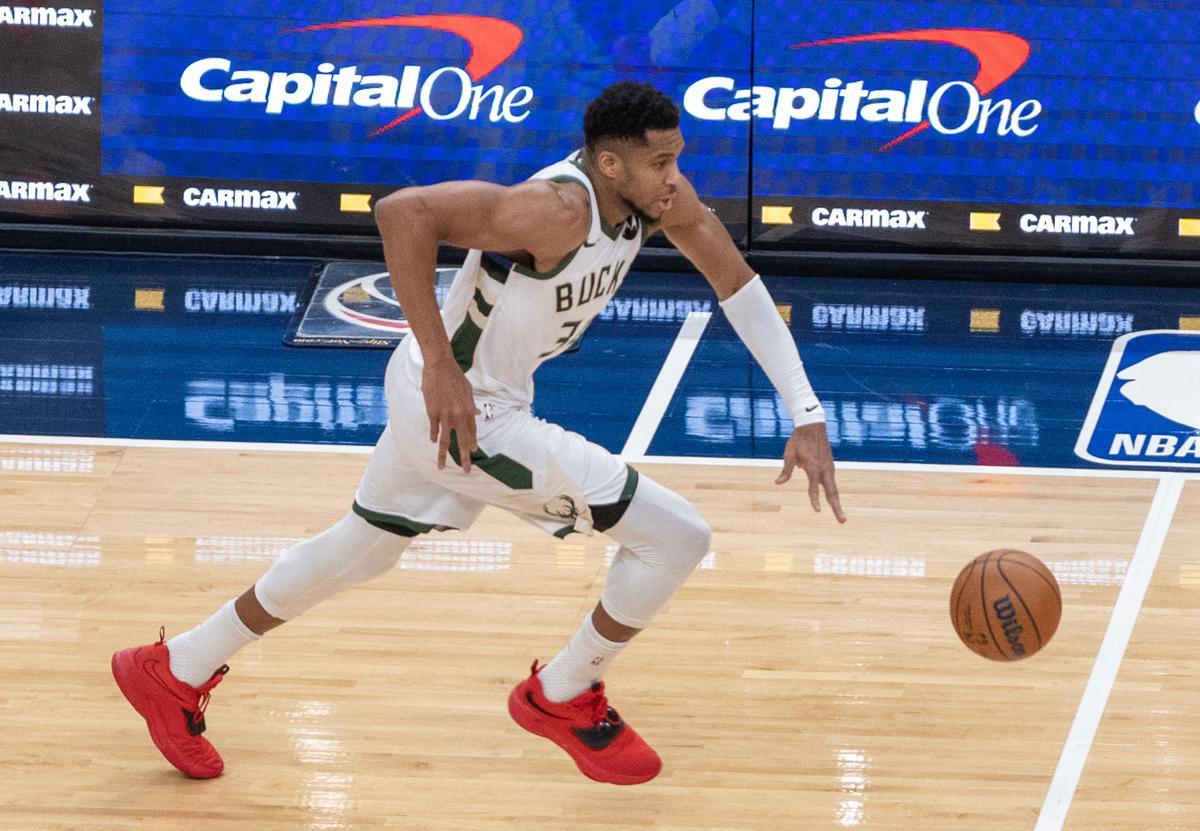 Nba, mercato si accende: Antetokoumpo lascia Milwaukee e va a Miami - 