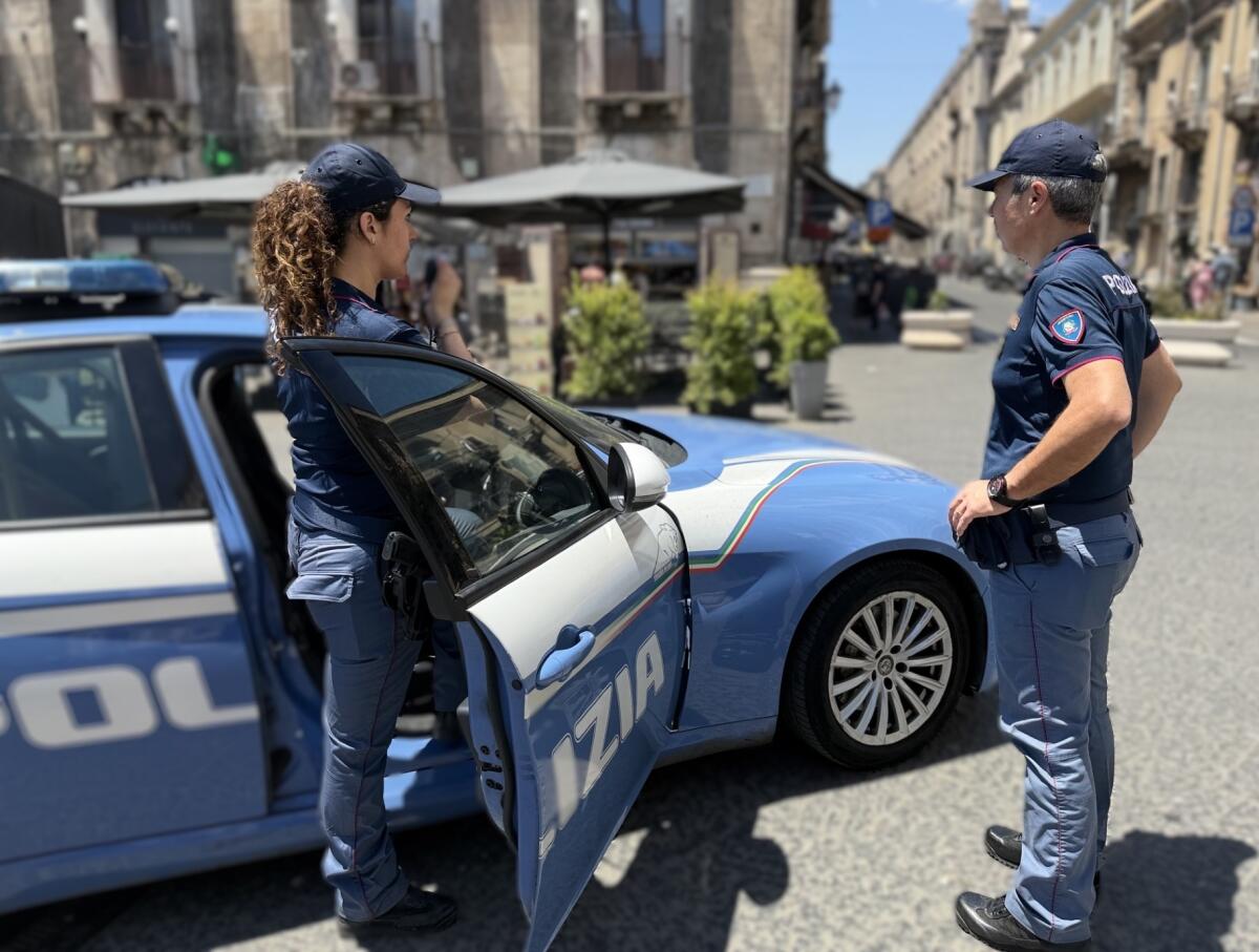 Catania, arrestato 22enne per 'cavallo di ritorno' su una turista polacca: minorenne denunciato - 