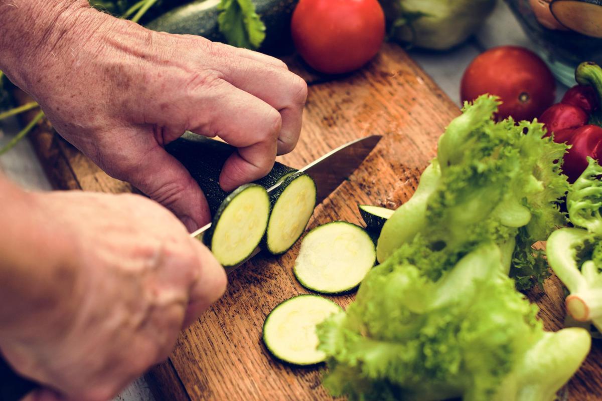 Zucchina "arsenale di antiossidanti", a 50 anni terapia salva cuore a tavola: cosa dice il medico-nutrizionista - 