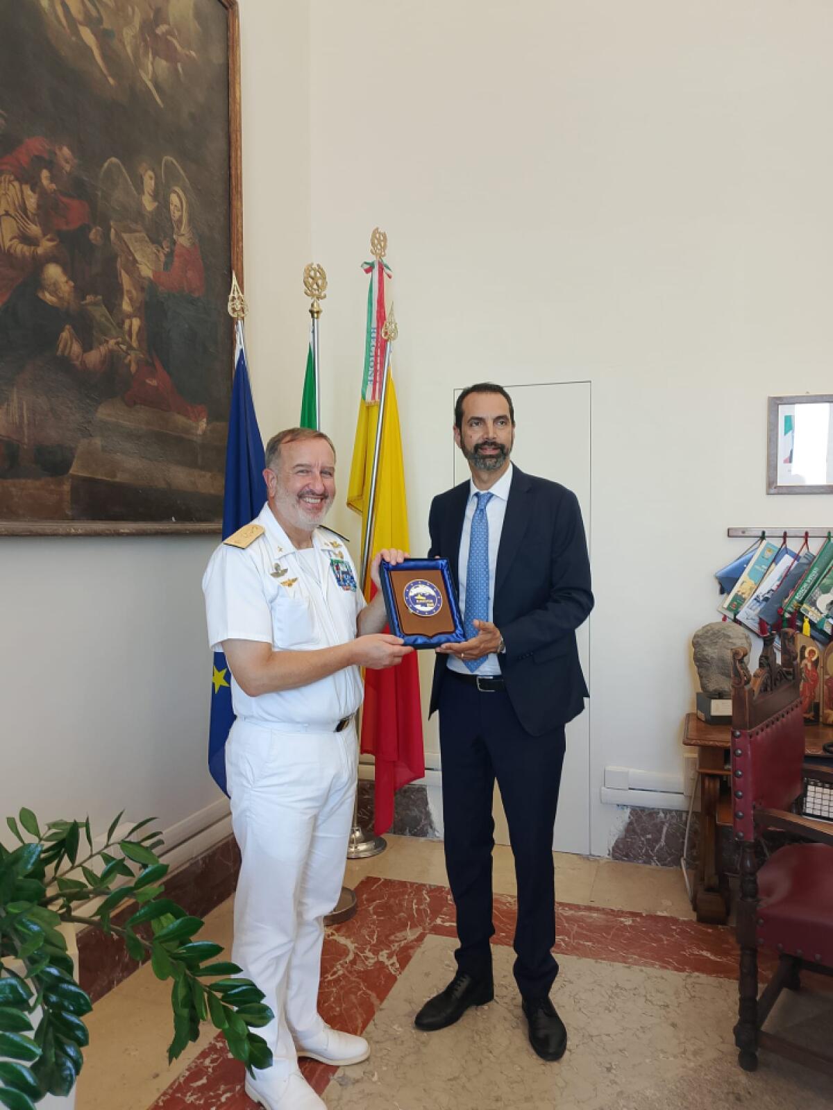 Messina, il sindaco Basile riceve il Force Commander dell’Operazione IRINI a bordo della 'Francesco Morosini' - 