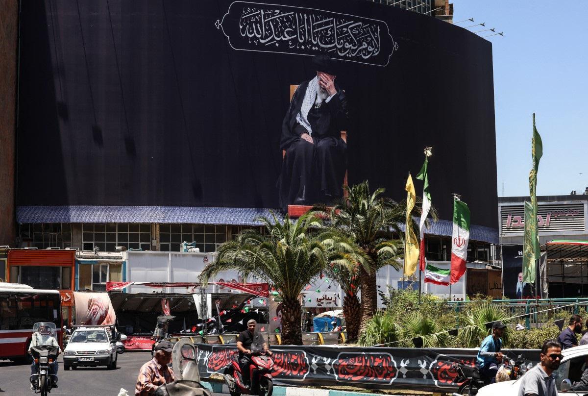 Iran-Usa, "consiglieri Trump sorpresi da annuncio accordo ancora in fase di discussione": il retroscena. Alt di Teheran sul Libano - 