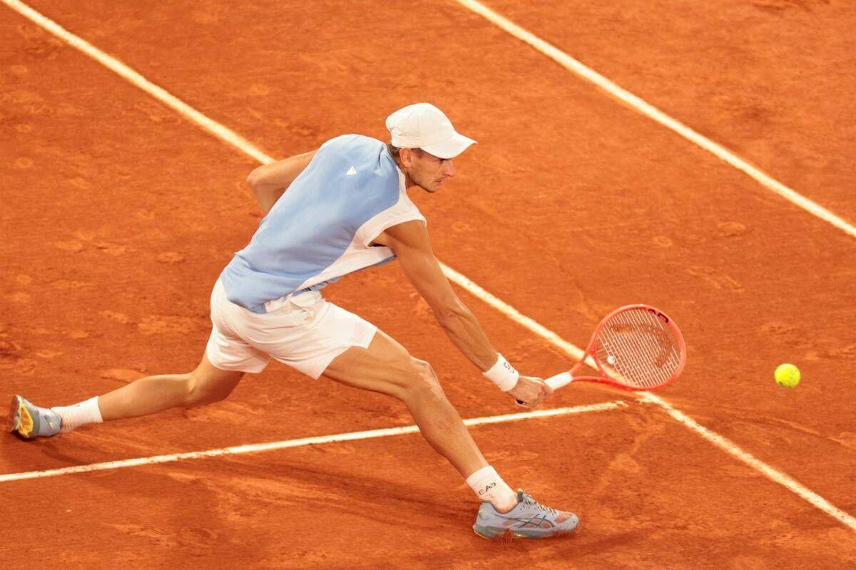 Arnaldi si ritira dal Roland Garros, ipotesi virus. Il medico-fisiatra: "Ha portato l'organismo al limite" - 