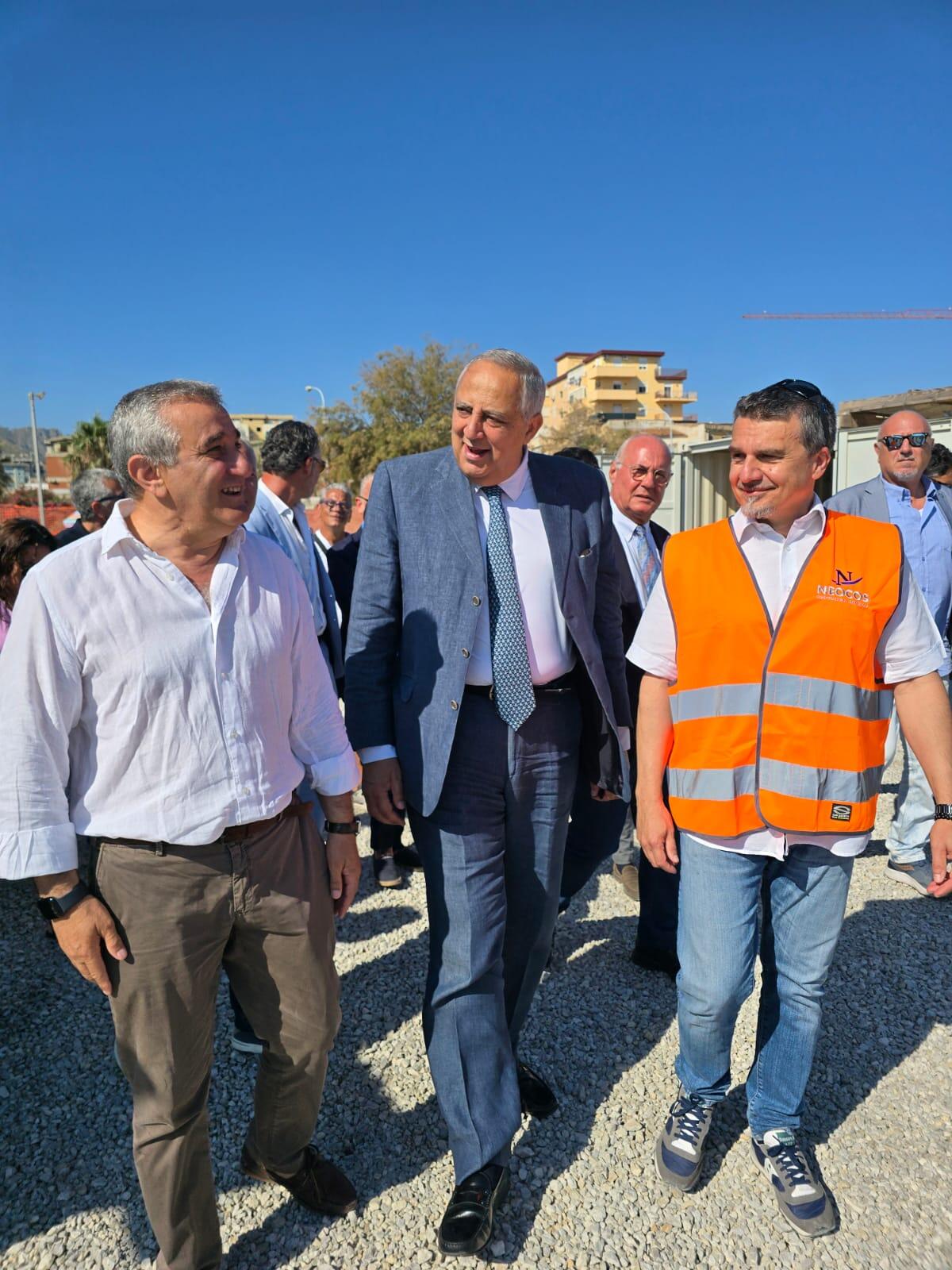 Palermo: sopralluogo di Lagalla e Orlando al cantiere della nuova rete fognaria di via Messina Marine - 