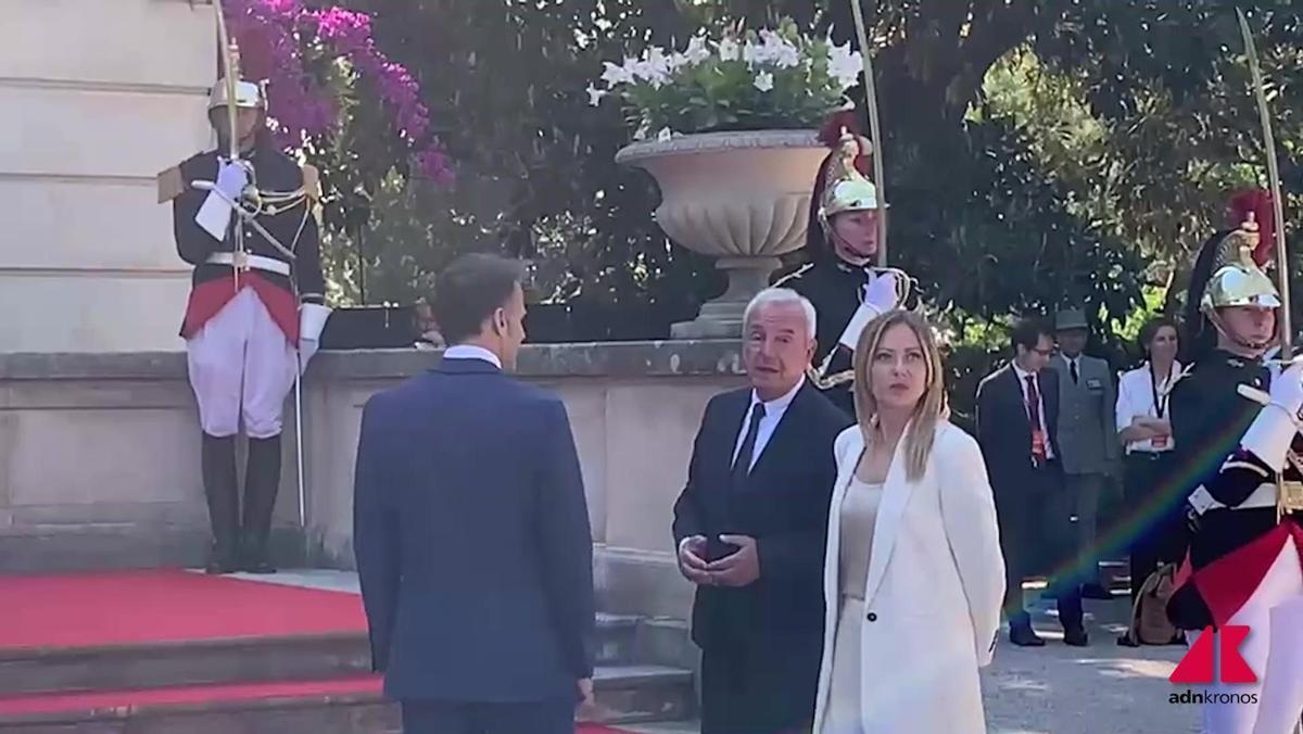 Al via il vertice Francia-Italia, Meloni a Macron: "Da quanto tempo" - Video - 