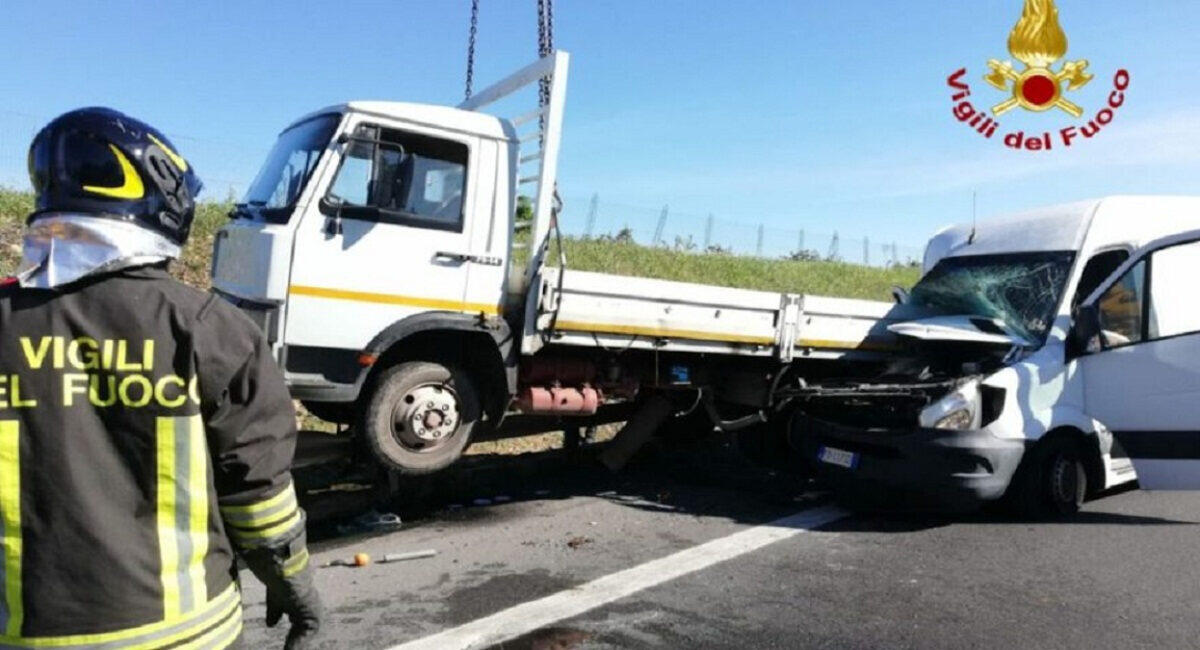 Incidente lungo l’A19: un uomo perde le gambe - 
