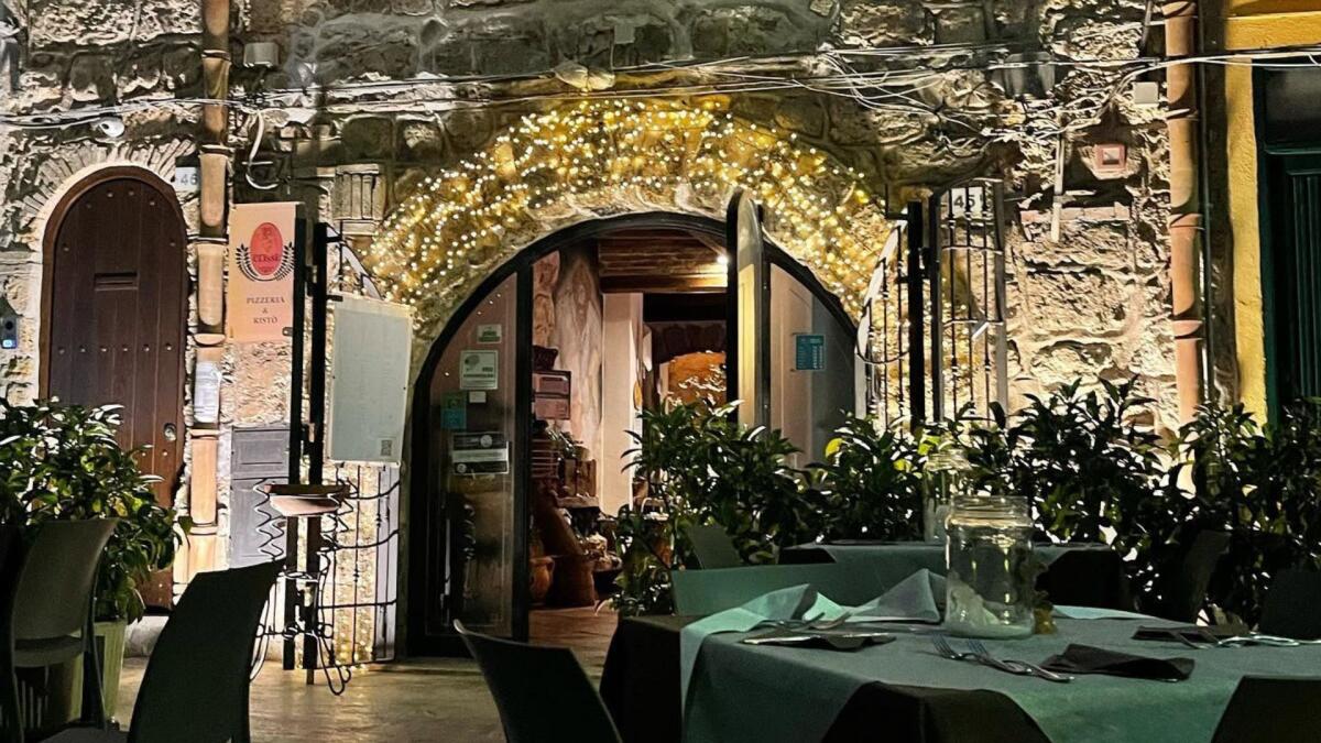 Palermo: incendiata la pizzeria Ulisse a Tommaso Natale, titolari denunciano nuove intimidazioni - 