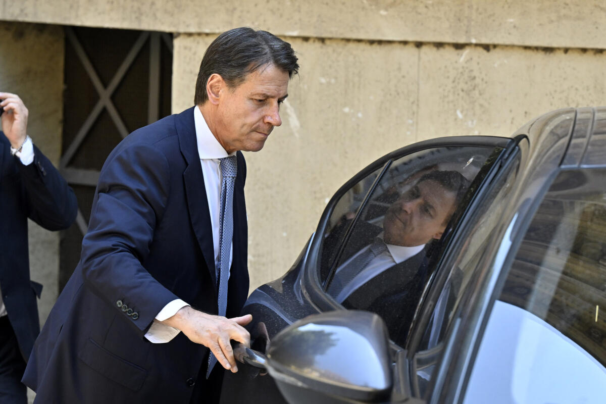 Conte ai Presidenti delle Camere: pronto a essere audito, offre dimissioni temporanee dalla Commissione Covid - 