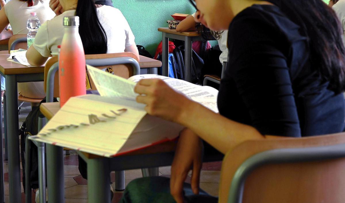 Maturità 2026, la traccia più scelta nella prima prova è il brano di Mario Calabresi - 