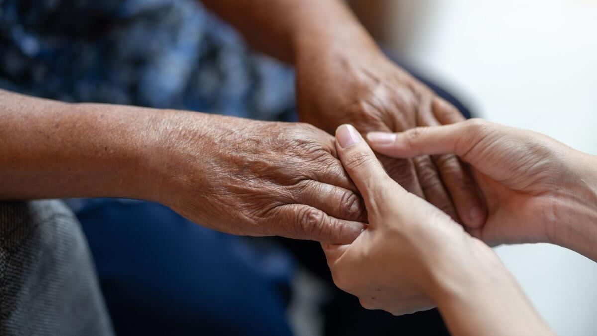 Sla e suicidio assistito: ha l’ok della Asl ma da mesi attende il dispositivo per l’autosomministrazione - 
