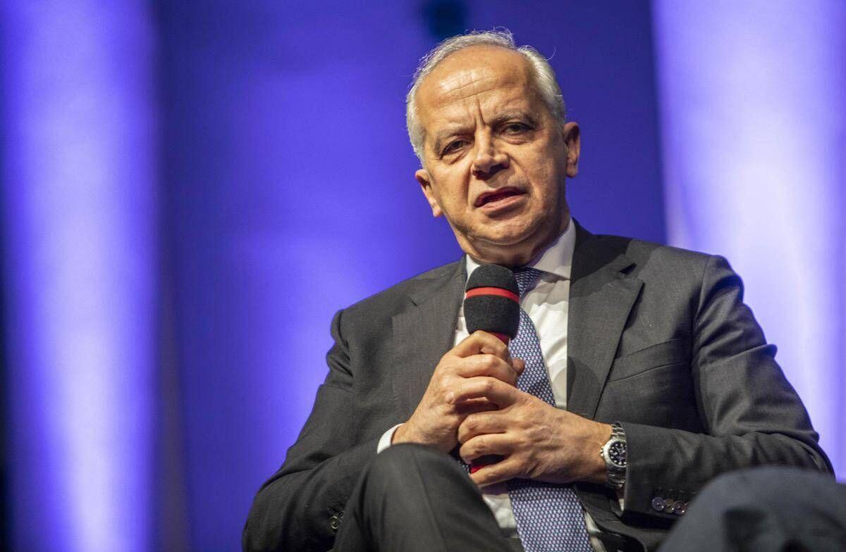 Via libera Cdm a decreti su Intelligenza artificiale, Piantedosi: "Al servizio della polizia, ma nessun Grande Fratello" - 