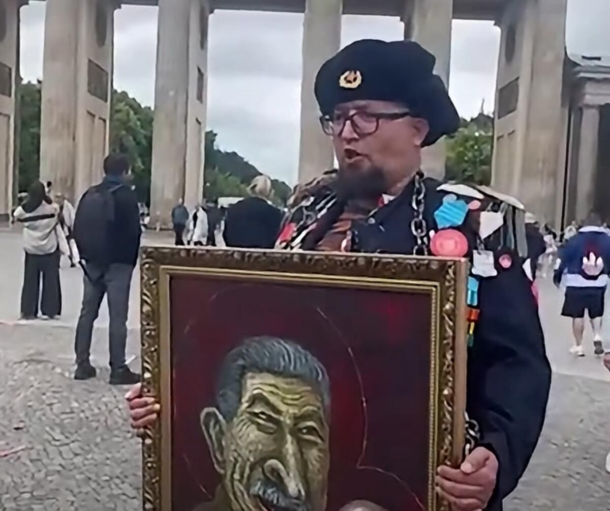 Chi era Semyon Skrepetsky, l'artista russo ucciso in Polonia: disegnava caricature di Putin - 