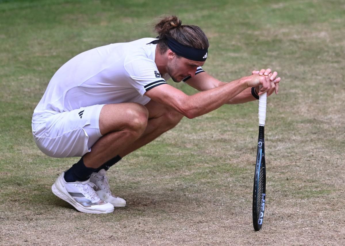 Zverev, paura ad Halle: malessere contro Fritz, poi perde la partita - 