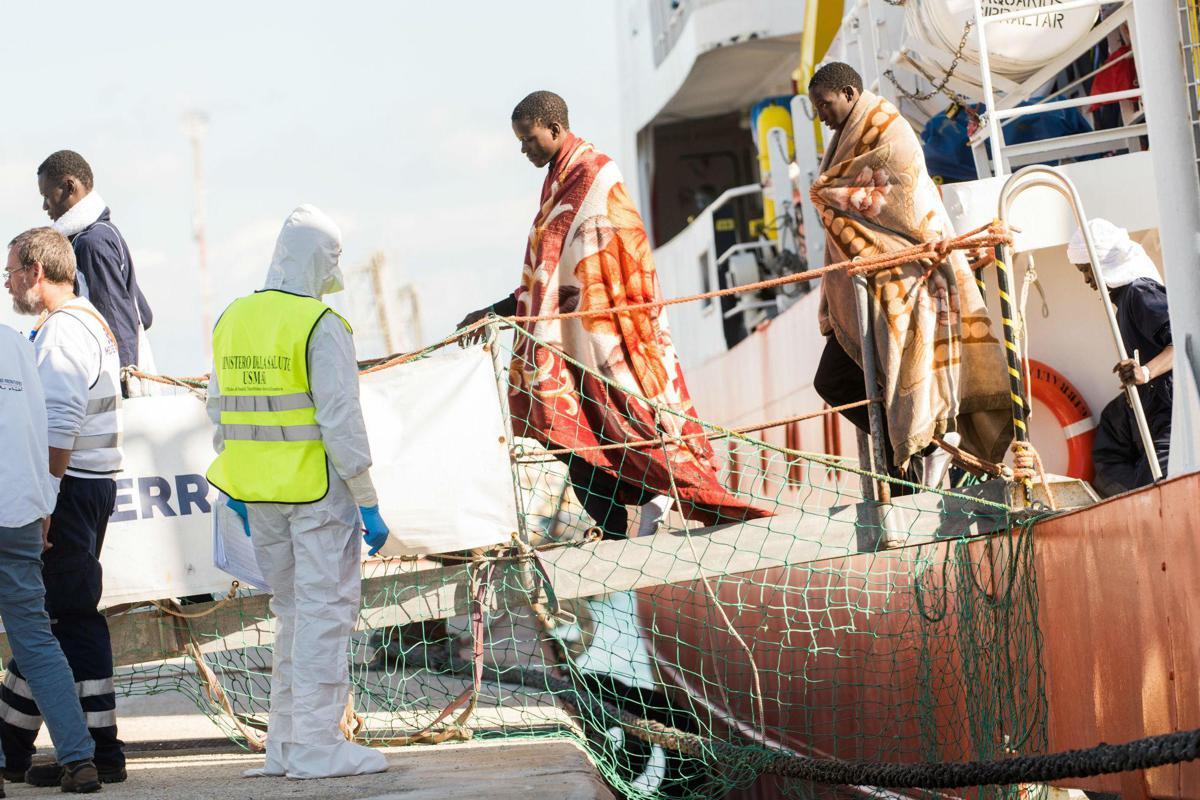 Migranti, via libera del Parlamento Ue a regolamento sui rimpatri. Meloni: "Promessa mantenuta" - 