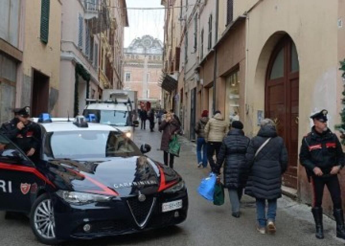 Jesi, raffica di furti in centro: cinque denunciati grazie alle telecamere - 
