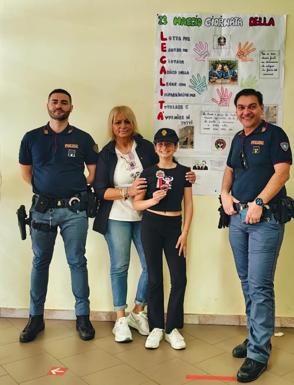 A lezione di legalità ad Acireale: oltre 100 studenti incontrano Polizia e cani‑cinofili - 
