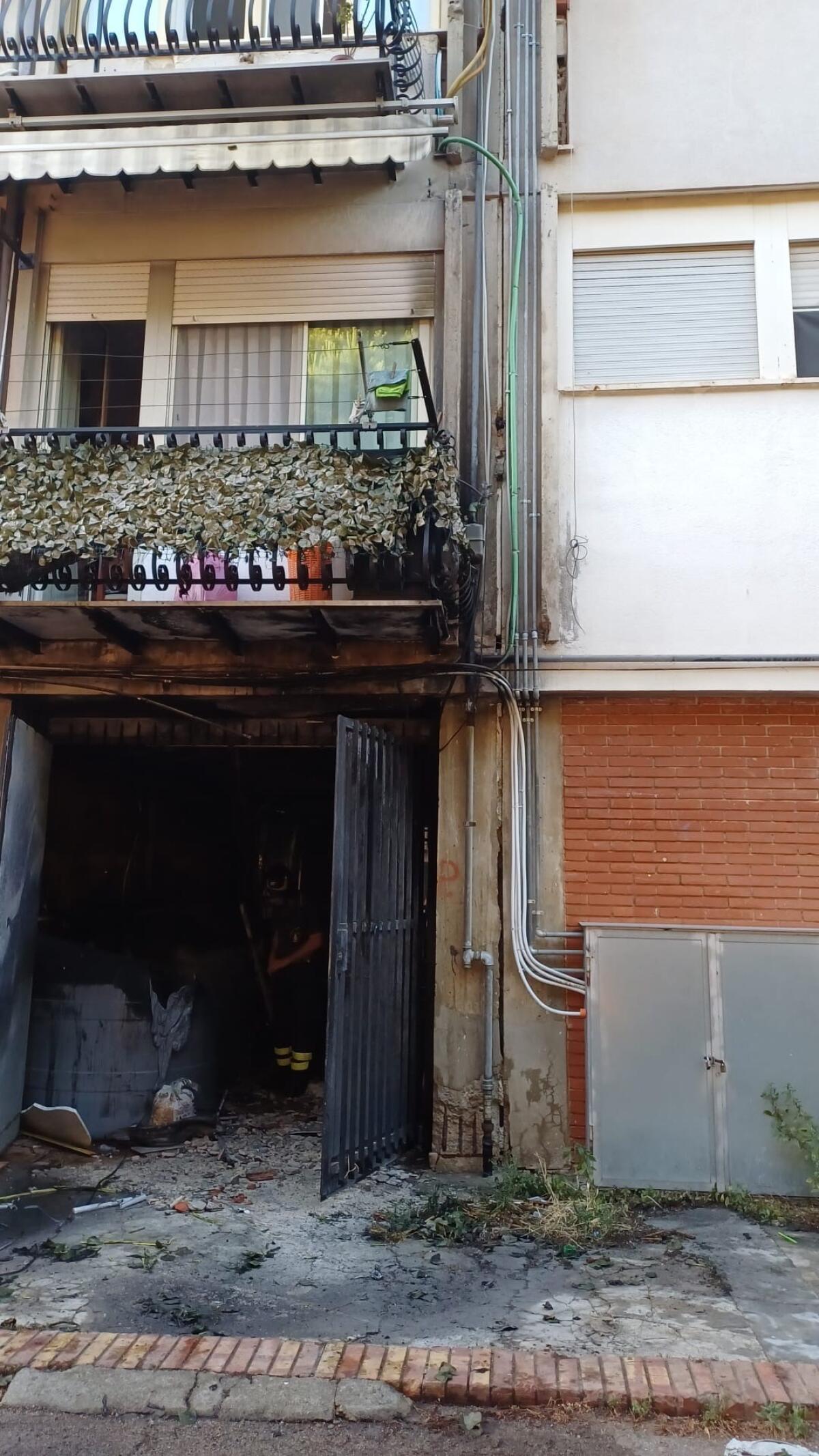 Incendio in via Nissa (Falsomiele): danneggiata tubazione gas aerea, impianto messo in sicurezza - 