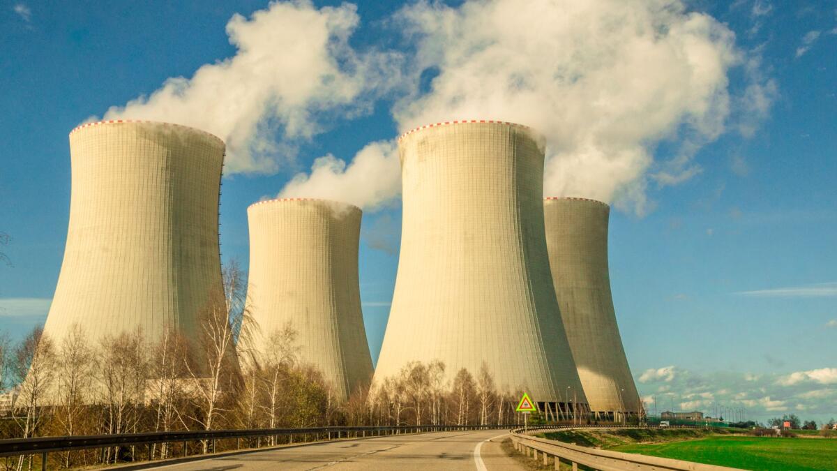 Camera approva la legge-delega sul nucleare: governo punta a prime produzioni entro il 2035 - 
