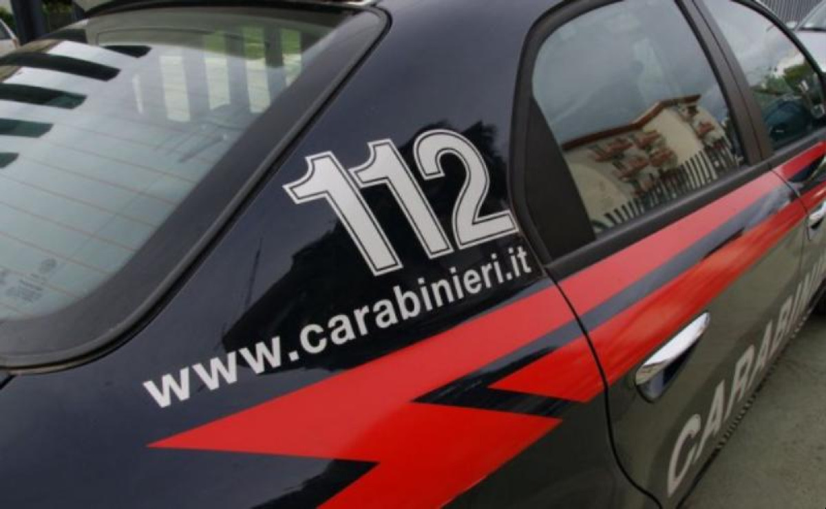 Arrestato un 27enne per atti osceni e resistenza: seminudo nel centro storico di Palermo - 